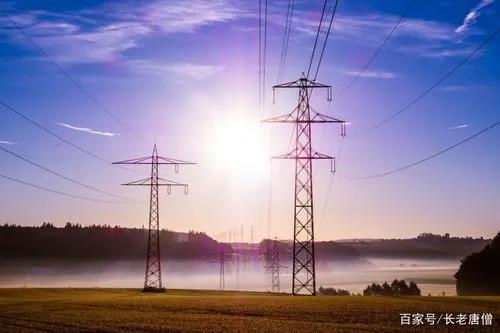  高壓線沒有外絕緣護套，下雨天能防漏電嗎？